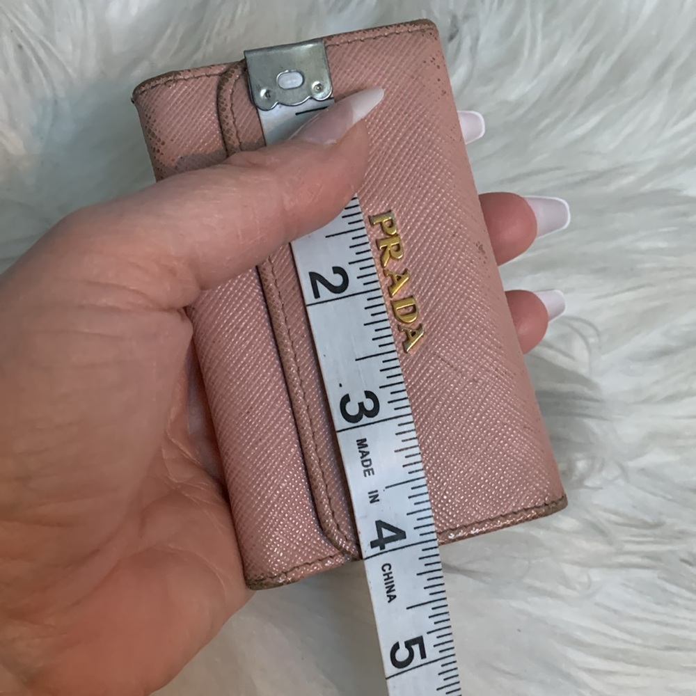 Authentic Prada pink key and card holder only 2 hooks - Picture 4 of 17